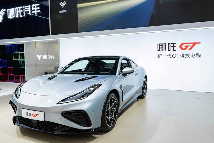 东莞万江区银建兴企业管理咨询哪吒汽车在智能汽车领域的表现，领途汽车在新能源汽车市场中的影响力