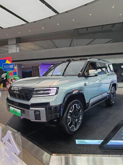 东莞万江区银建兴企业管理咨询比亚迪方程豹硬派越野的爆款，英菲尼迪35周年与你共成长